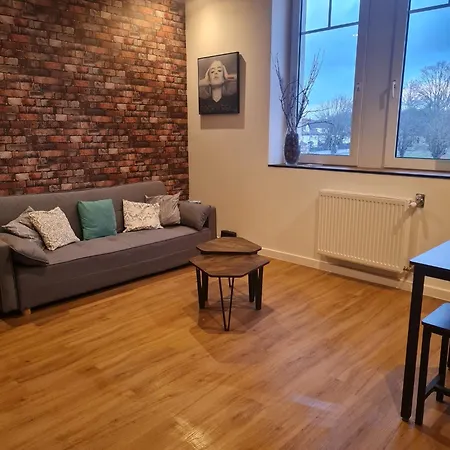 F2 Chez Cathy Et Mike *